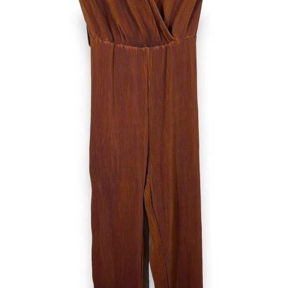 Pretty Little Thing Pleated Shoulder Pad Flared Leg Jumpsuit, Chocolate, Size 2 - Picture 5 of 13